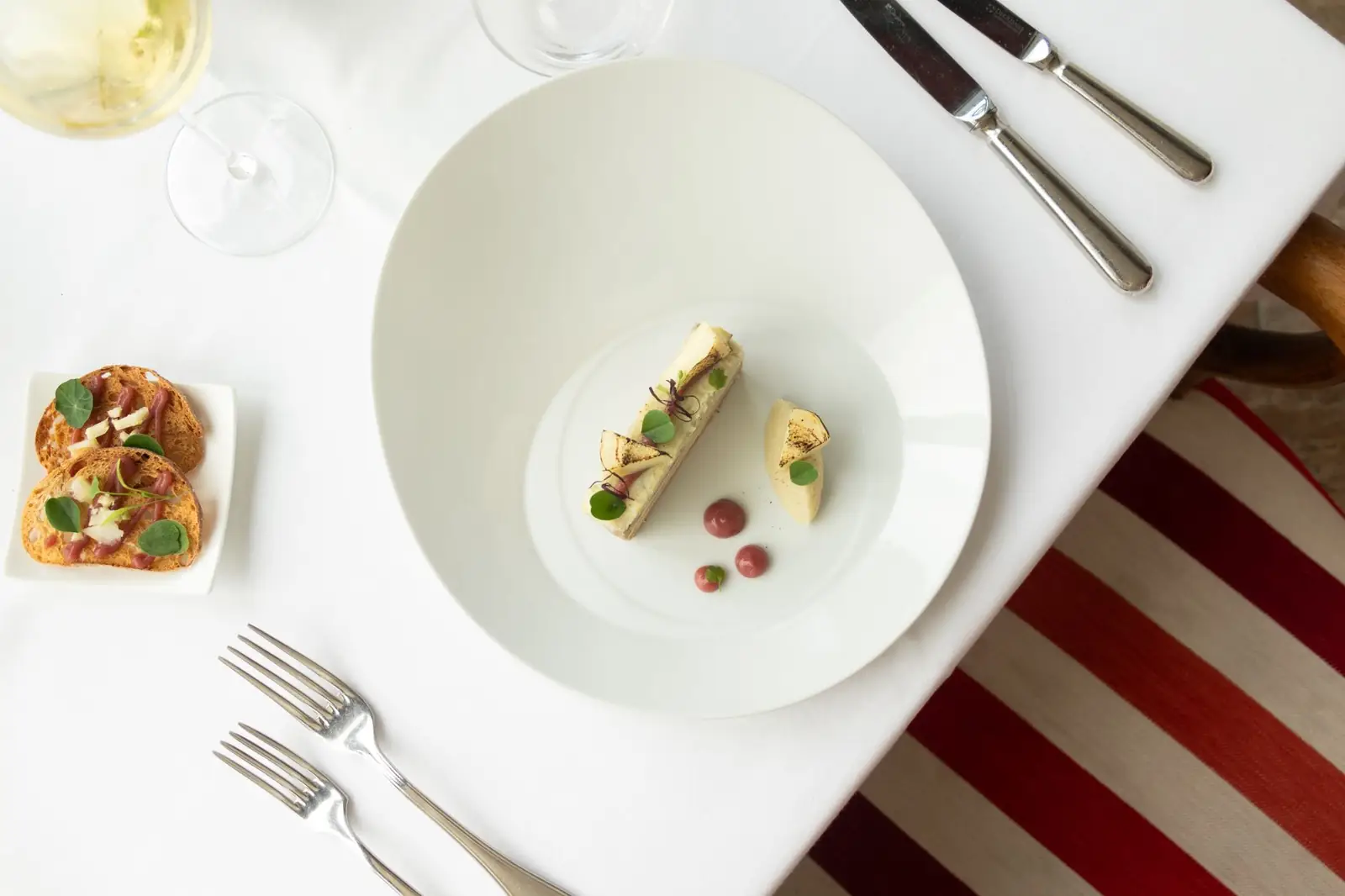 Fine dining at Torvessian Resort Lodge